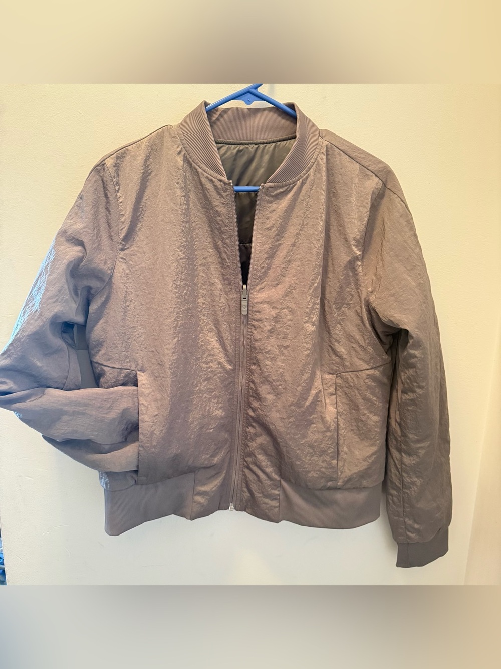 Lululemon Women’s Medium Non Stop Reversible Bomber Jacket in Tan, New Condition